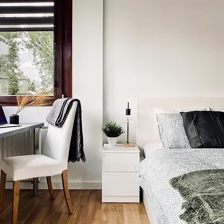 Premium For 6 People With Parking Next To Tauron Arena, Cracow Center * Krakau
